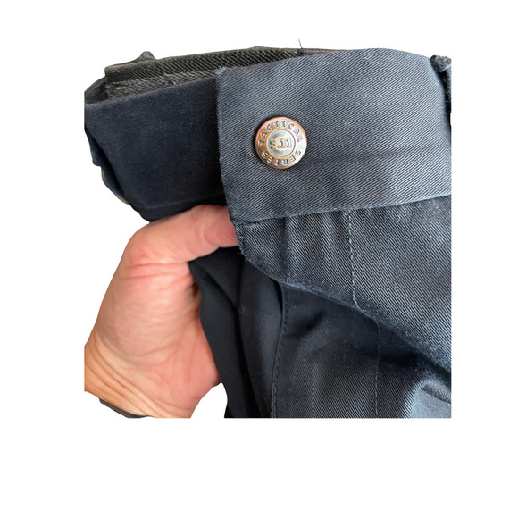 5.11 TACTICAL BLACK CARGO SIZE 30X30 - Picture 3 of 11